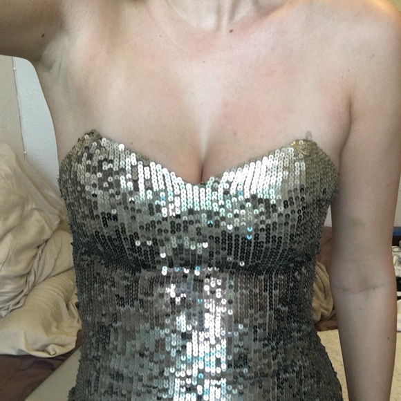 Strapless sequin cocktail dress - Picture 3 of 5